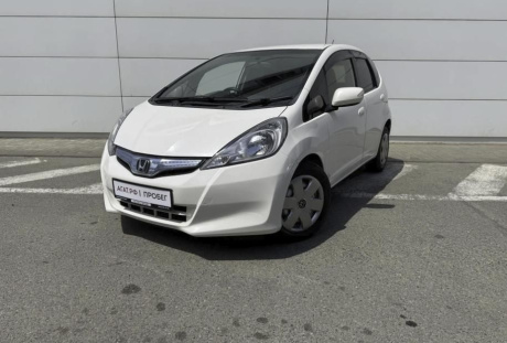 Honda Fit 2012 года с пробегом 196 800 км
