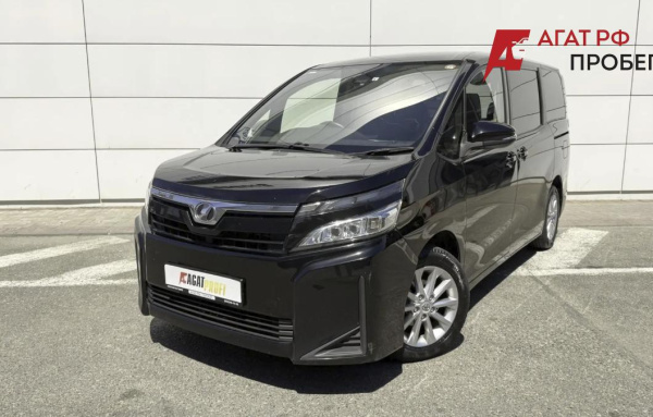 Toyota Voxy 2019 года с пробегом 146 611 км, фото 1